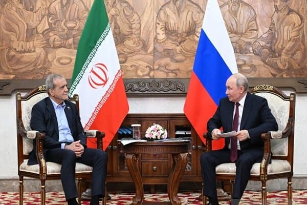 تصویر خبر: کرملین: پوتین و پزشکیان جمعه دیدار می‌کنند