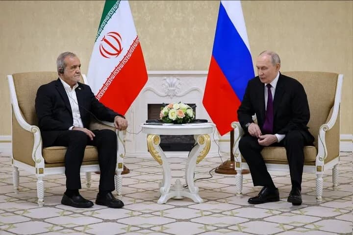 تصویر خبر: کرملین: پزشکیان در دیدار با پوتین، پیامی برای ترامپ نداشته است
