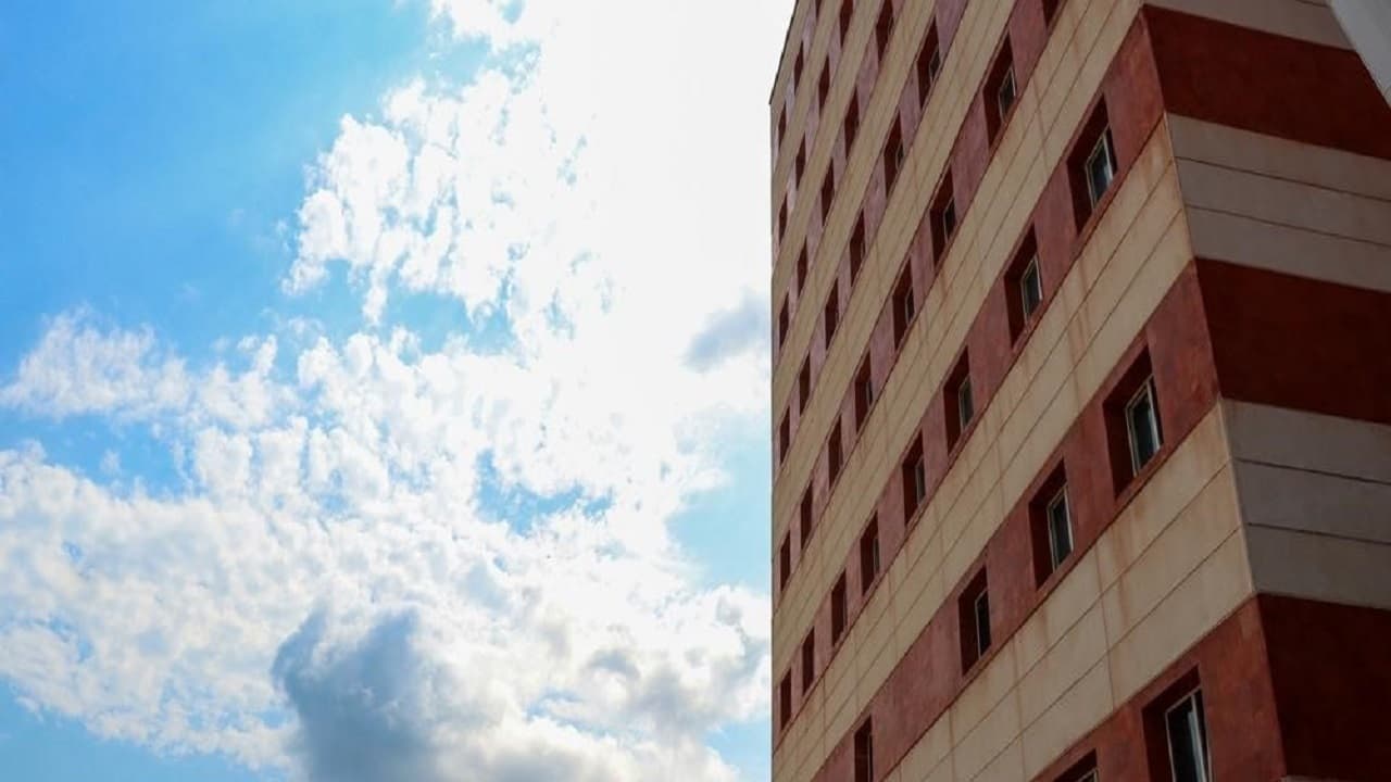 تصویر خبر: تاکید استاندار گیلان بر اولویت‌بندی طرح‌های نیمه‌تمام و کاهش هزینه‌های بانکی
