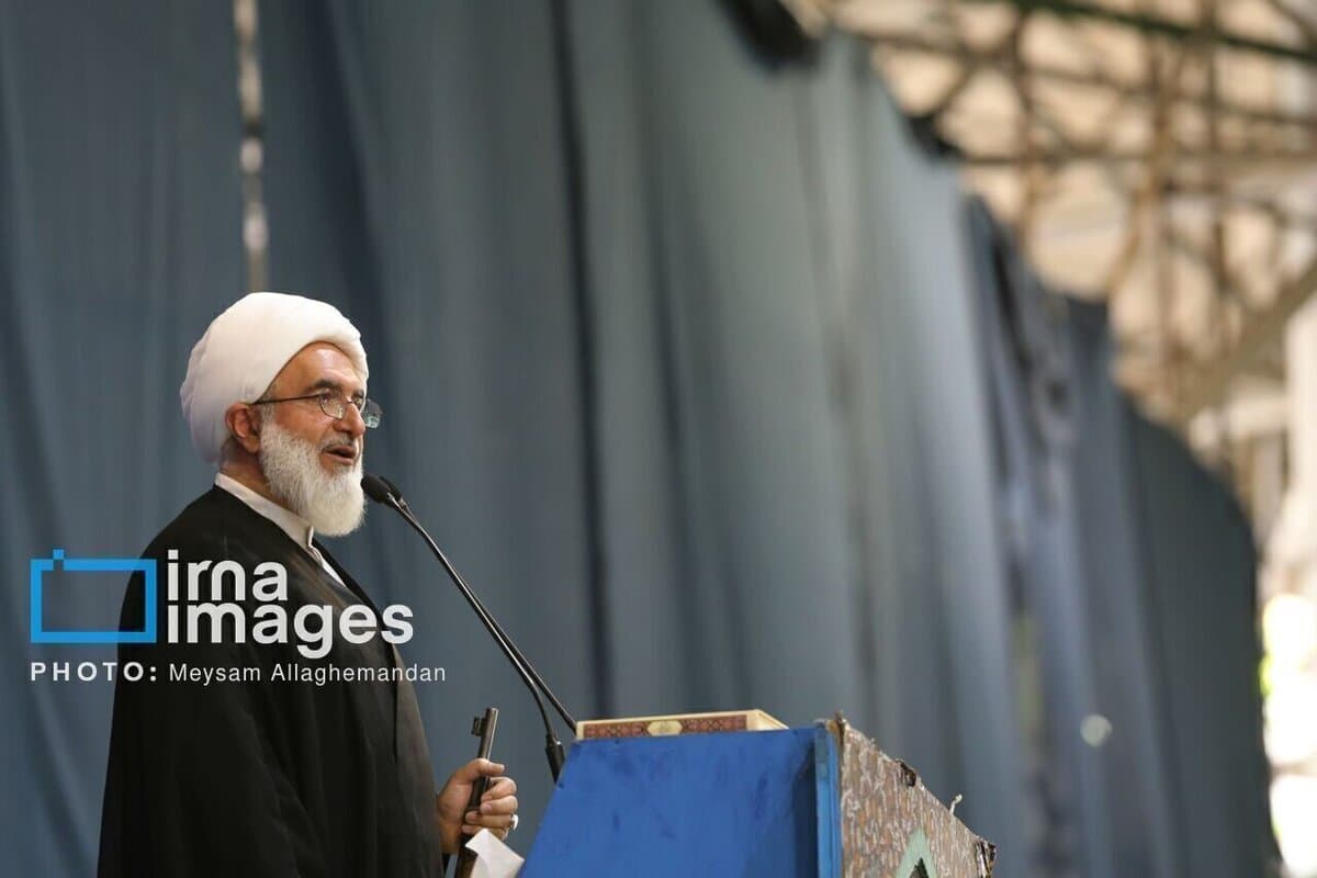 تصویر خبر: خطیب نماز جمعه تهران :ملت ایران با نامه و میانجی‌گری آمریکا غافلگیر نمی‌شود/ تهاجم فرهنگی برای ترویج بی‌عفتی در جامعه برنامه‌ریزی شده است