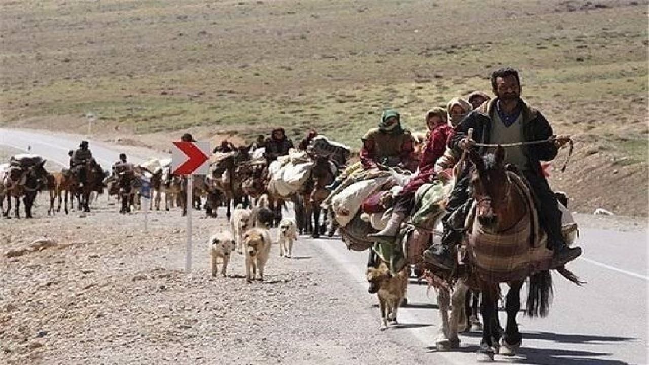 تصویر خبر: تعمیر ۱۵۰ کیلومتر راه عشایری در لرستان و آمادگی برای مقابله با سیل