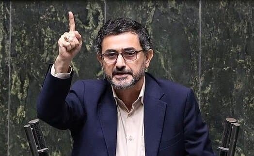 تصویر خبر: انتقاد از فراخوان تجمع در برابر وزارت اقتصاد و پیشنهاد لغو غنی سازی به منظور حفظ جان رهبرانقلاب