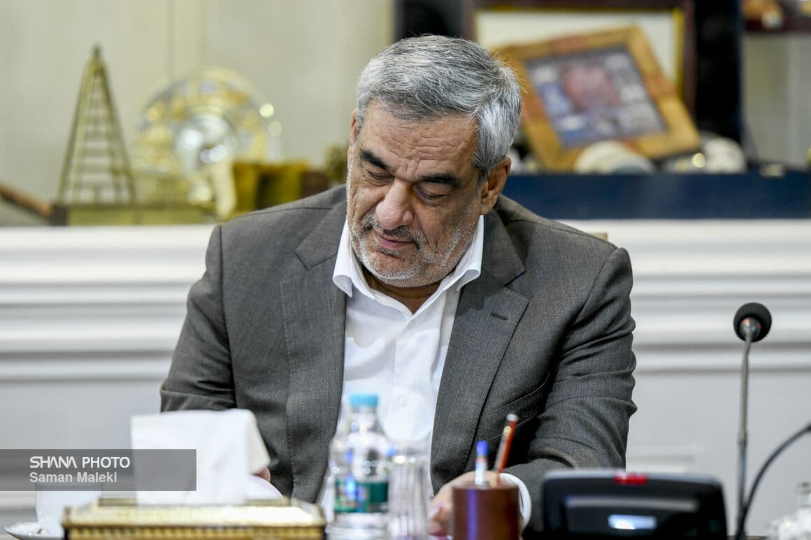 تصویر خبر: پیام تبریک سرپرست وزارت نفت به وزیر دفاع و پشتیبانی نیروهای مسلح