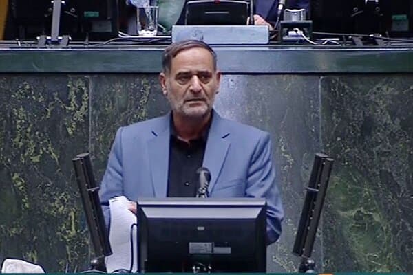 تصویر خبر: عباسپور: ارزپاشی در شرایط فعلی کشور معنا ندارد