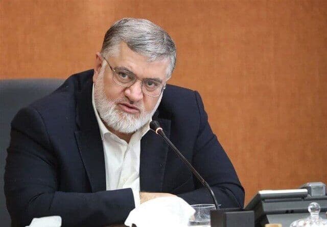 تصویر خبر: استاندار تهران: دشمن هزار و 300 اصابت به تهران انجام داد که طی آن 23 هزار تن بمب در مناطق مختلف پایتخت تخلیه شد