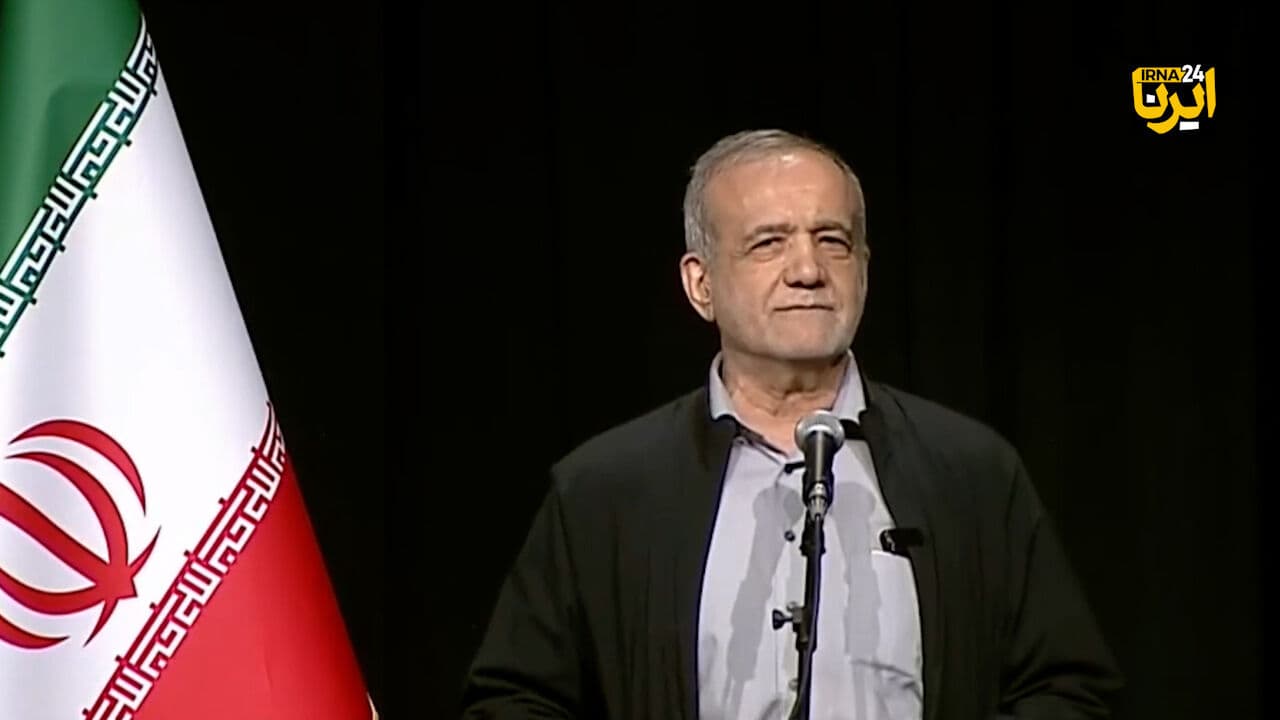 تصویر خبر: رئیس‌جمهور: همه با هم باشیم، ایرانِ قدرتمند می‌سازیم