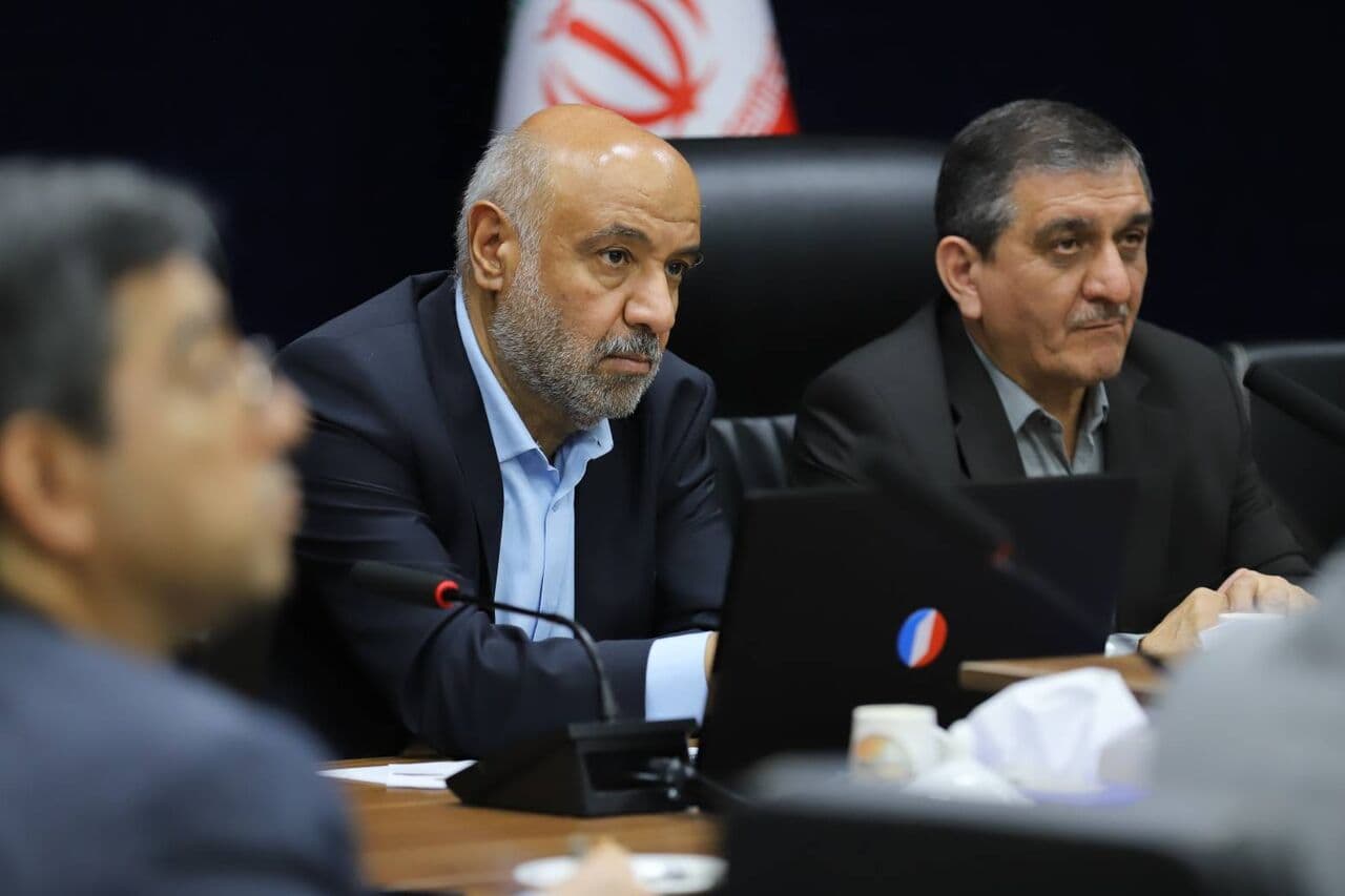 تصویر خبر: میدری: توسعه اقتصادی آبادان و خرمشهر نیازمند طرح‌های کارشناسی و خلق ثروت است
