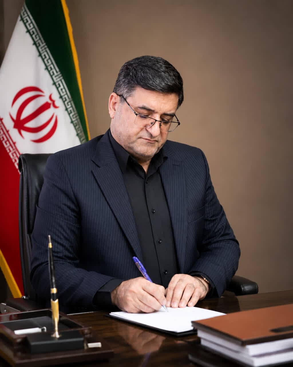 تصویر خبر: استاندار: مشارکت نخبگان در تصمیم‌سازی، لازمه تحقق توسعه متوازن در چهارمحال و بختیاری است