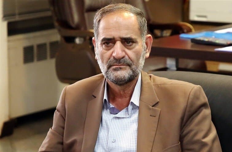تصویر خبر: عباسپور: تأمین مواد اولیه و جلوگیری از تعدیل نیرو اولویت صنایع است