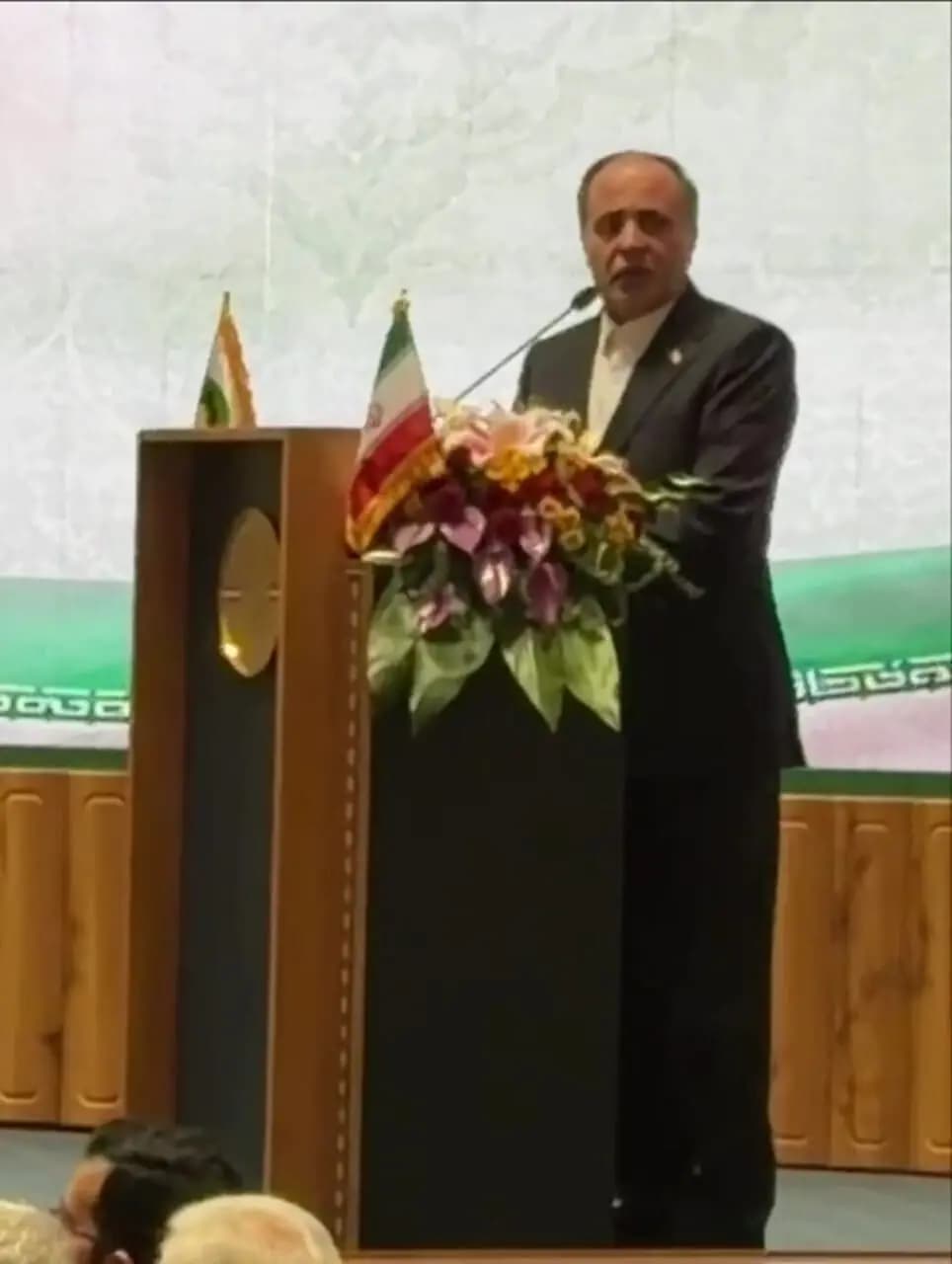 تصویر خبر: وزیر جهاد کشاورزی: با مذاکرات ثابت کردیم ما صلح‌طلب هستیم