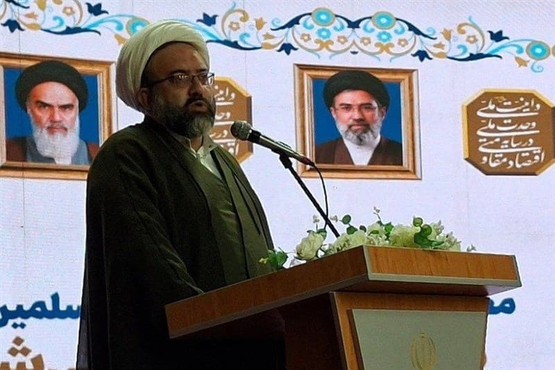 تصویر خبر: فتاحی: قرارگاه فرهنگی قرچک با استواری بیشتر به امام جمعه جدید سپرده شد