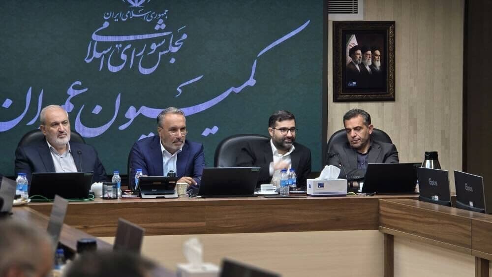 تصویر خبر: وزیر نیرو: وضعیت برق کشور در شرایط جنگی پایدار است