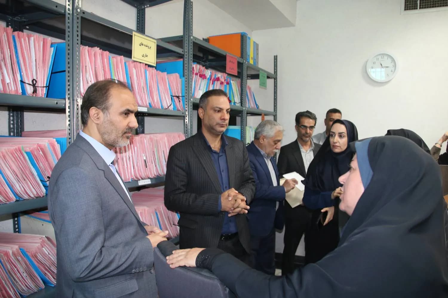 تصویر خبر: بازدید سرزده مقام قضایی فارس از مجتمع حل اختلاف شیراز