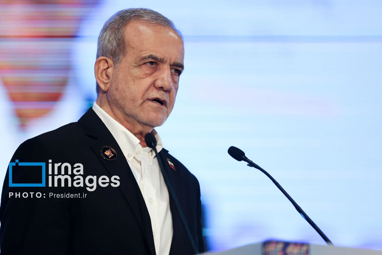تصویر خبر: رئیس‌جمهور: برون رفت از وضعیت فعلی توسط دانشگاهیان امکان‌پذیر است