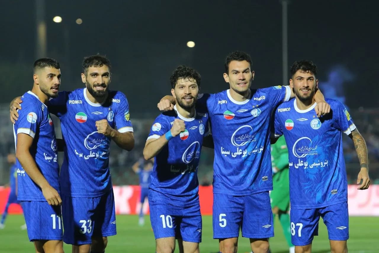 تصویر خبر: استقلال بالاتر از پرسپولیس بهترین تیم تاریخ لیگ / رکوردشکنی آبی‌ها