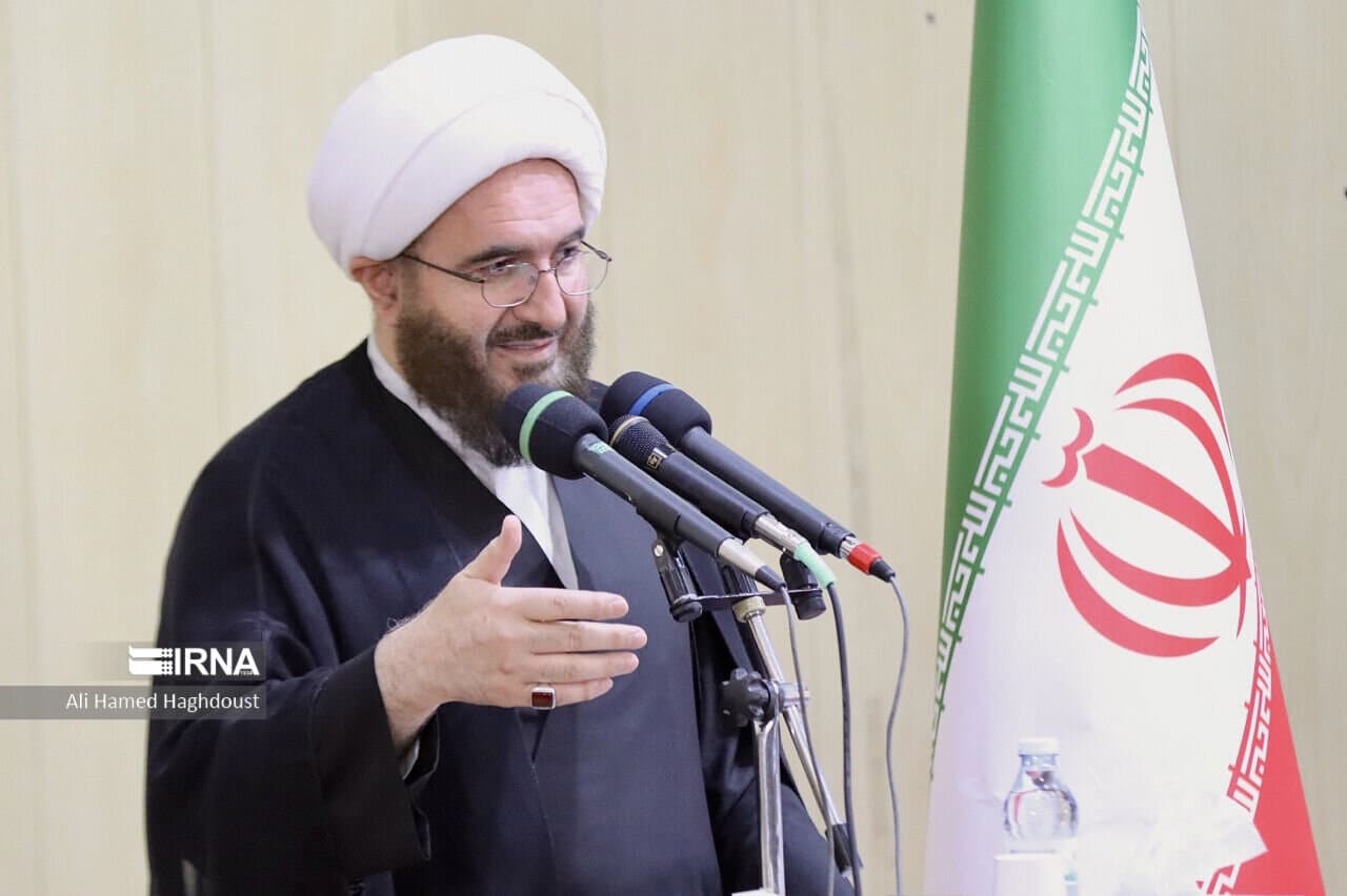 تصویر خبر: امام جمعه تهران: از ان پی تی خارج شویم به غرب می‌گویم هسته‌ای ما به شما ربطی ندارد؛ غلط کردین؛ برید گم شید!