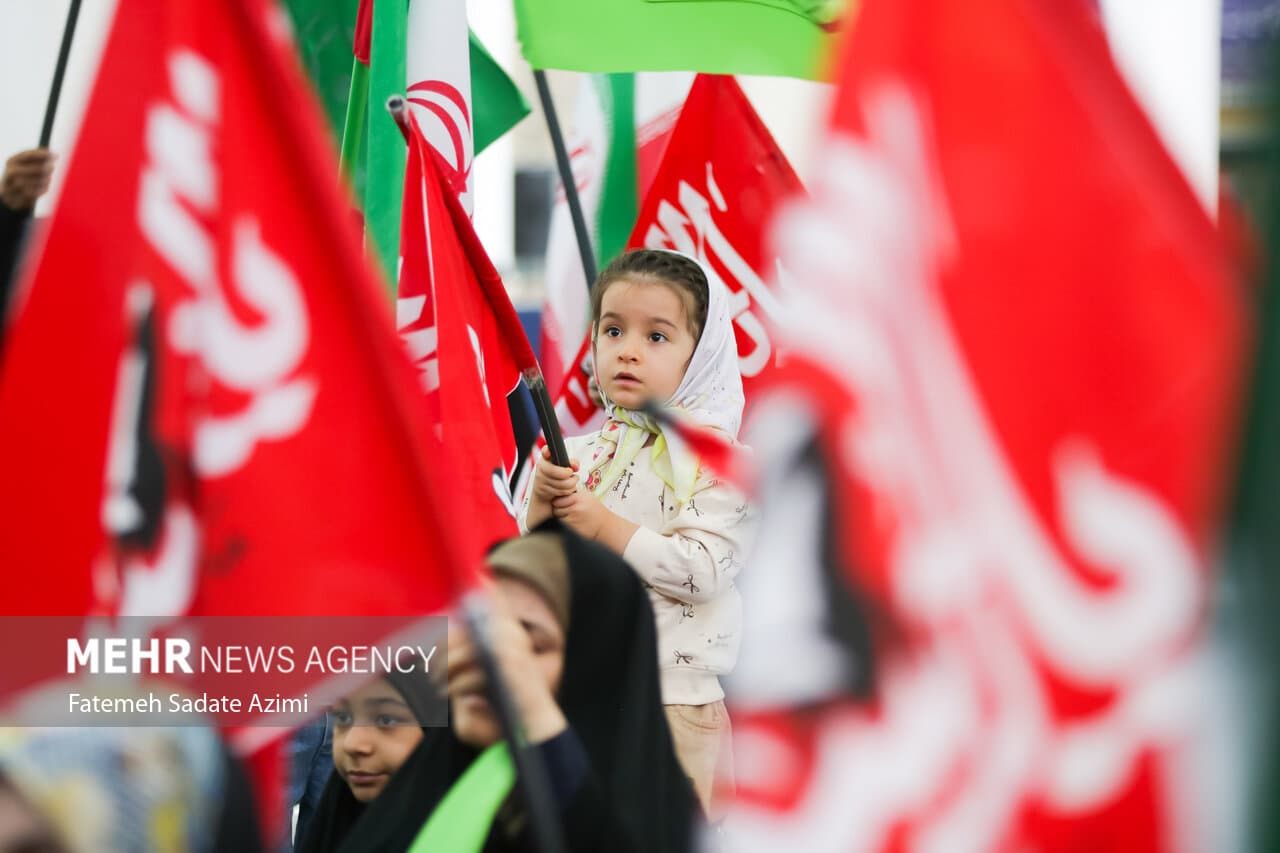 تصویر خبر: برگزاری جشن تولد فرزندان شهدای جنگ اخیر در مسجد جمکران