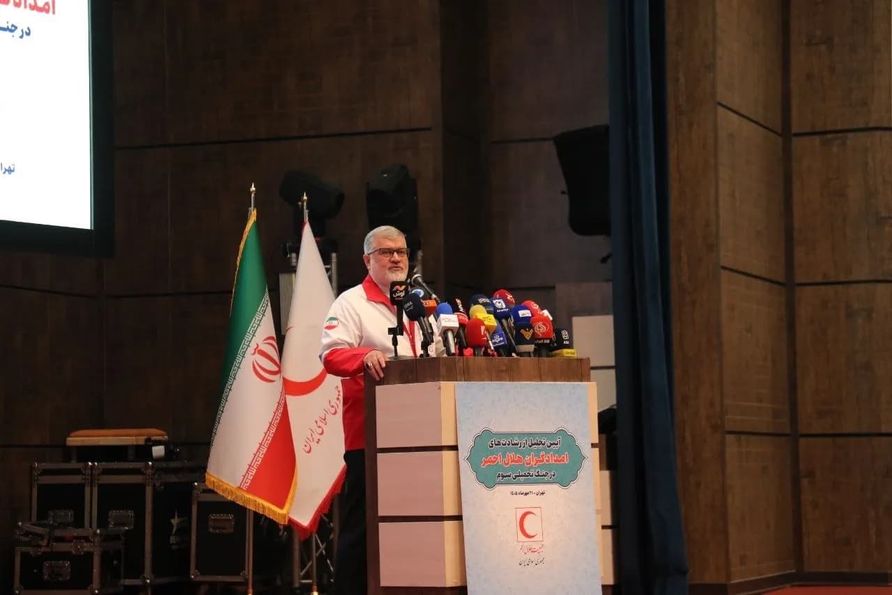 تصویر خبر: معتمدیان: میانگین زمان امدادرسانی هلال‌احمر پس از حملات دشمن در تهران ۴ دقیقه بود
