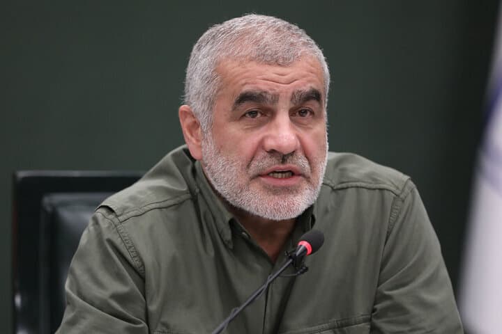 تصویر خبر: نیکزاد: باز یا بسته بودن تنگه هرمز را نمایشگرهای قیمت سوخت در آمریکا مشخص می‌کند