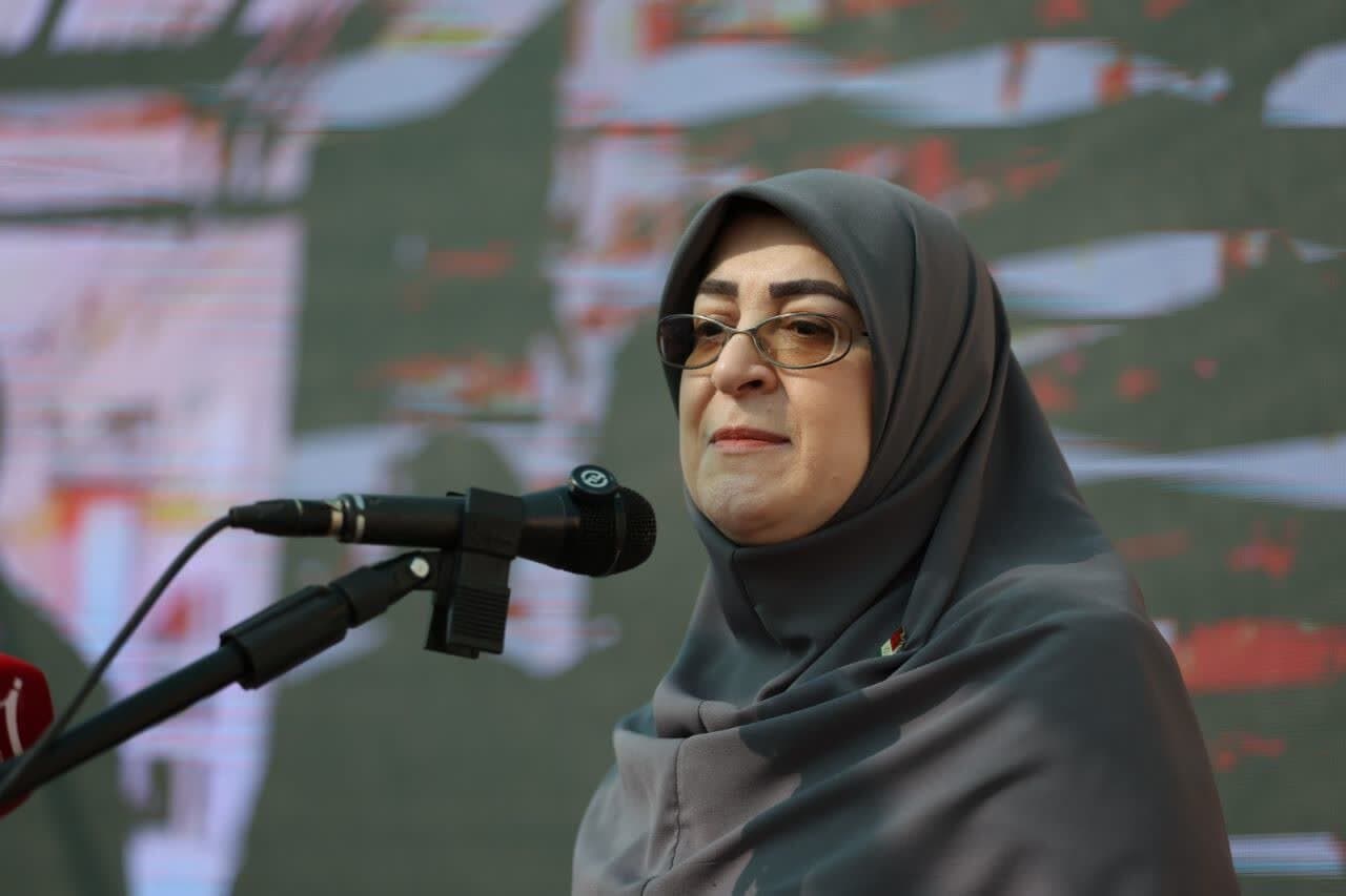 تصویر خبر: مهاجرانی: اراک از رتبه دوازدهم به جایگاه سوم حمل‌ونقل برقی کشور رسید