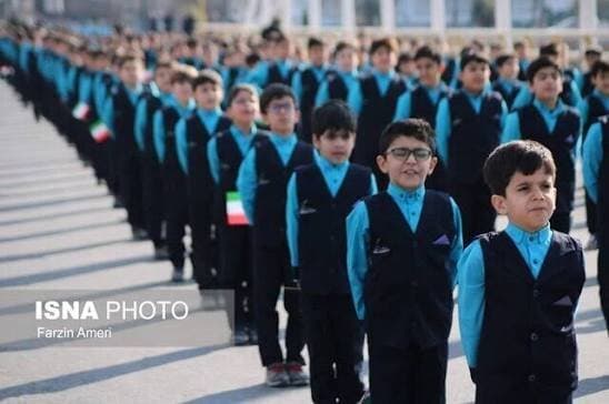 تصویر خبر: تاکید بر عدم اجبار در تهیه لباس فرم مدارس و تخلف مدیران متخلف