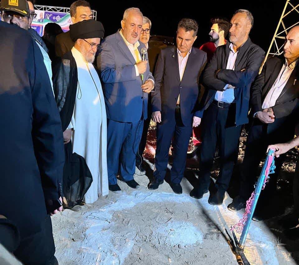 تصویر خبر: وزیر نیرو: تقویت شبکه برق زمینه توسعه فعالیت‌های صنعتی و کشاورزی را فراهم می‌کند