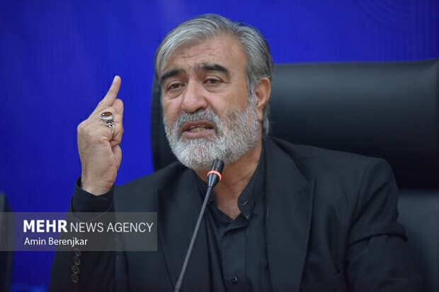 تصویر خبر: هشدار رئیس کمیسیون امنیت ملی مجلس به نظامیان آمریکایی برای خروج از منطقه