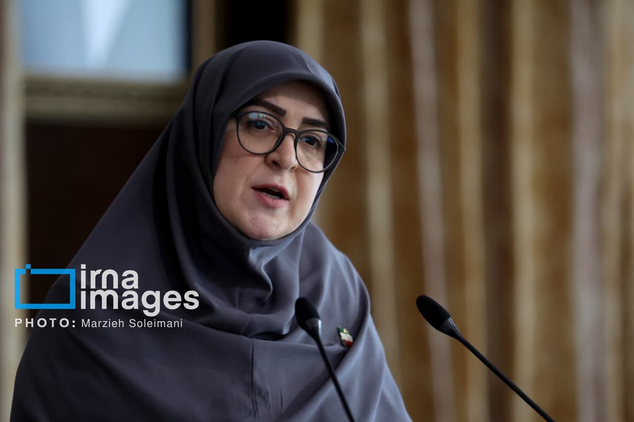 تصویر خبر: مهاجرانی: استان مرکزی مهد مفاخر و پیشران مقاومت و توسعه است