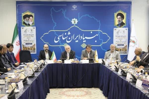تصویر خبر: صالحی: کرمان باید به یکی از کانون‌های مهم ایران‌شناسی تبدیل شود