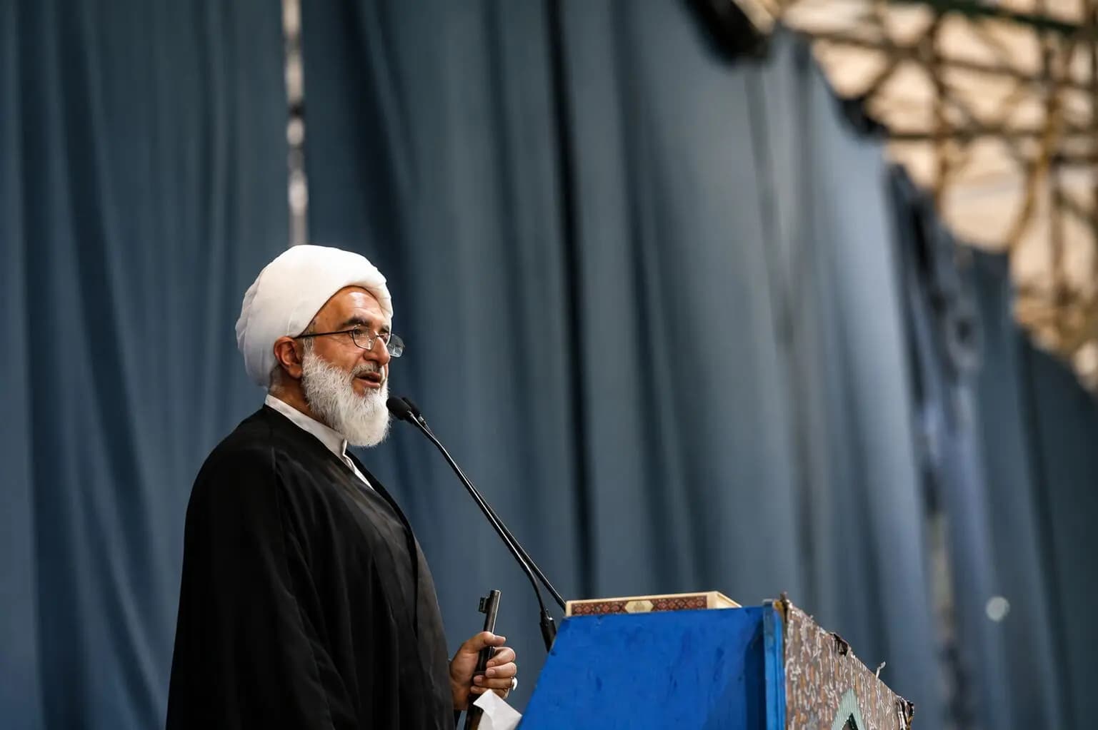 تصویر خبر: خطیب جمعه تهران: تنگه هرمز تا تحقق شروط ایران باز نمی‌شود