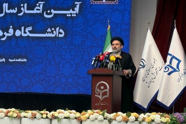 تصویر خبر: طباطبایی: معلم باید تربیت نسل آینده را بیاموزد