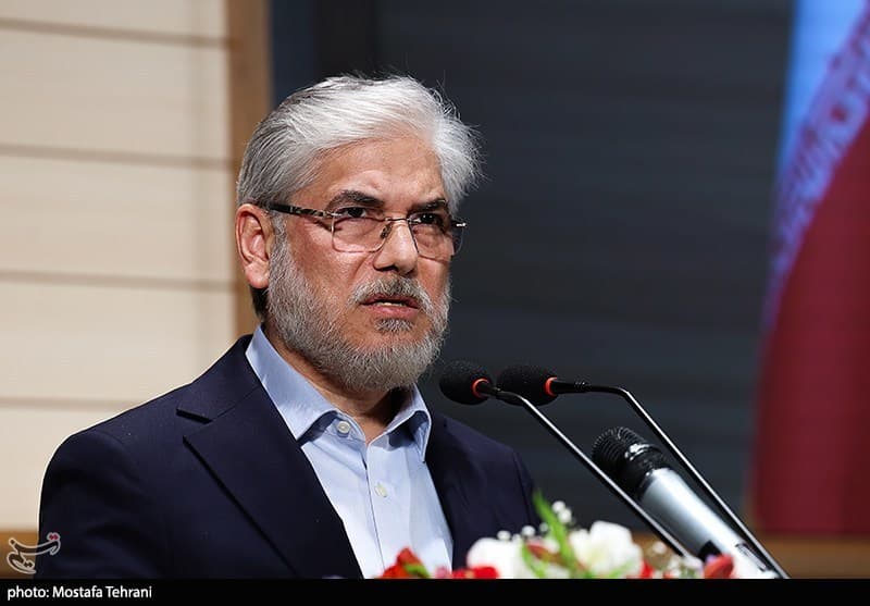 تصویر خبر: وزیر علوم: اجازه نمی‌دهیم کسی به پرچم ایران اهانت کند