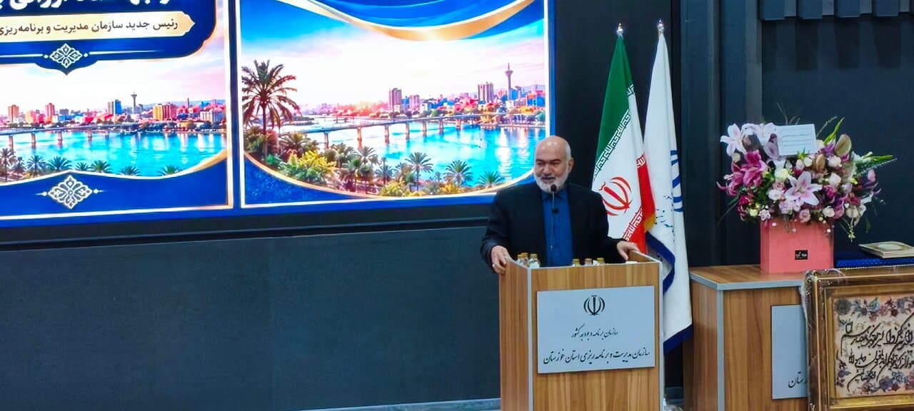 تصویر خبر: استاندار خوزستان: ارزانی با شناخت عمیق از استان، مسیر توسعه خوزستان را با جدیت دنبال می‌کند