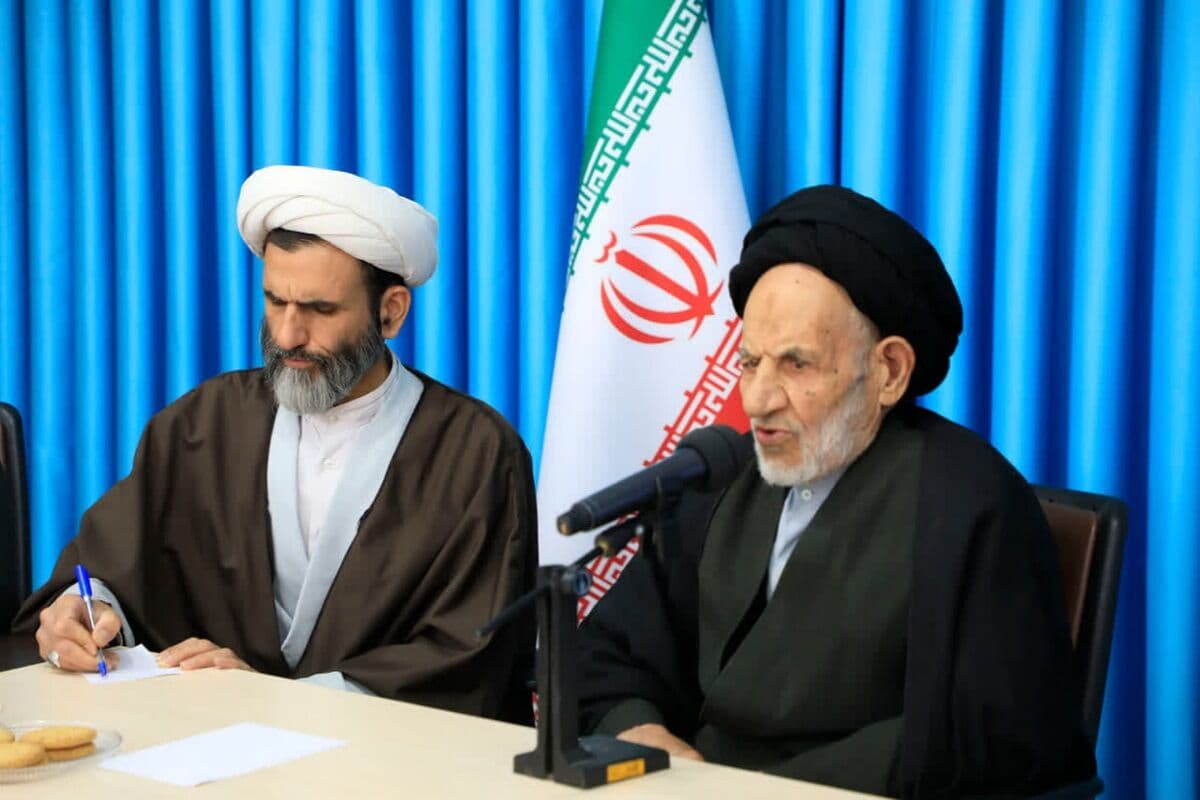 تصویر خبر: امام جمعه بیرجند: مصوبات شورای فرهنگ عمومی تا مرحله اجرا پیگیری شود