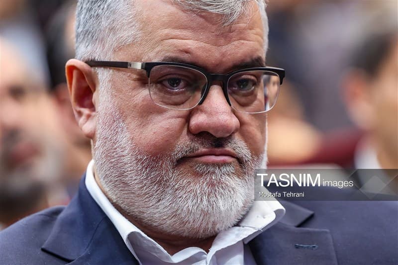 تصویر خبر: استاندار تهران: 23 هزار تن بمب به پایتخت اصابت کرد