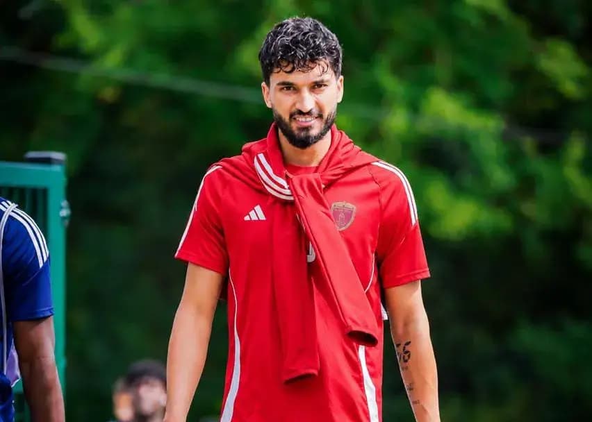 تصویر خبر: واکنش لژیونر ملی‌پوش به پیشنهاد پرسپولیس و تراکتور