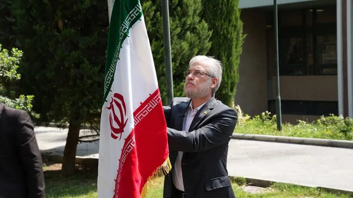 تصویر خبر: وزیر علوم: همه اجزای دانشگاه مسئول حفظ آرامش و شأن محیط علمی هستند