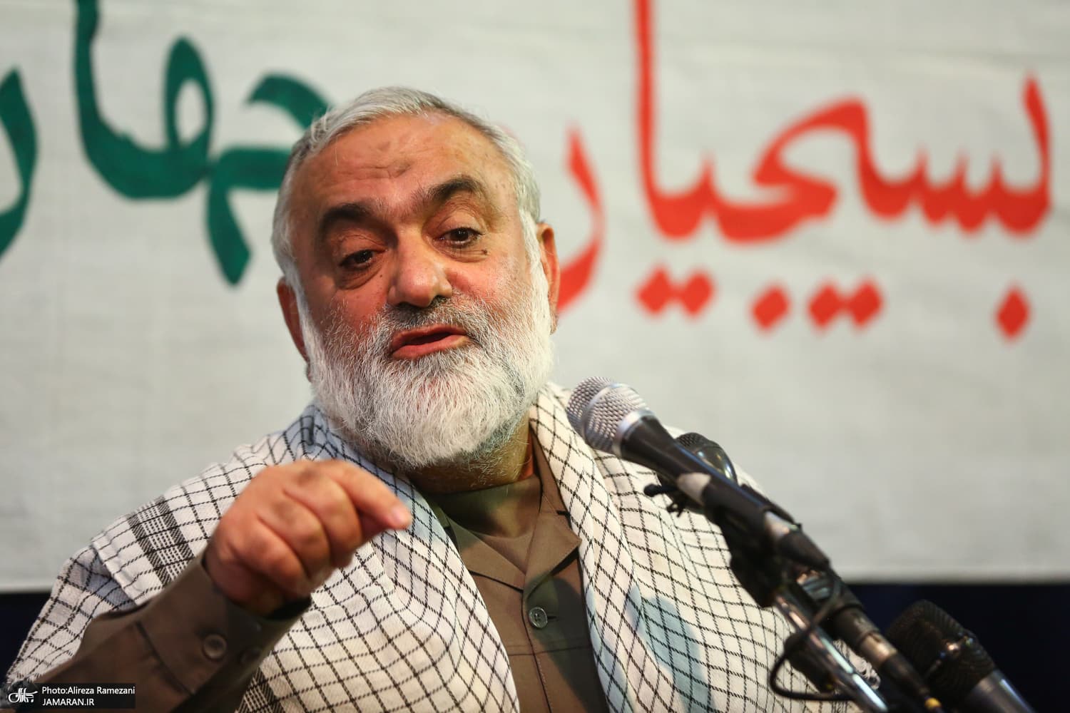 تصویر خبر: سردار نقدی: تنگه هرمز بسته است و نیروهای مسلح بر آن تسلط کامل دارند