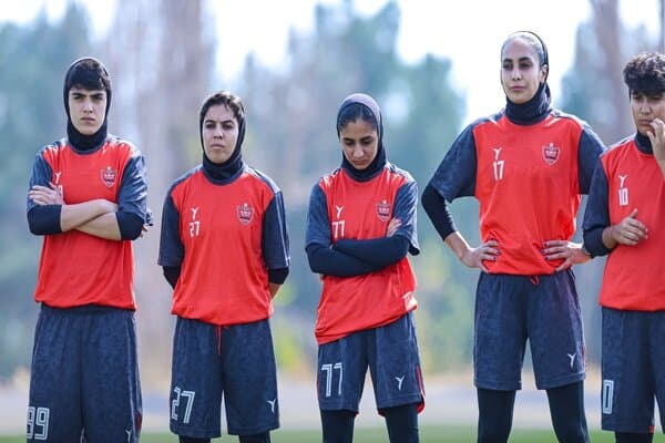 تصویر خبر: پرسپولیس صدرنشین ماند؛ دربی کرمان برنده نداشت