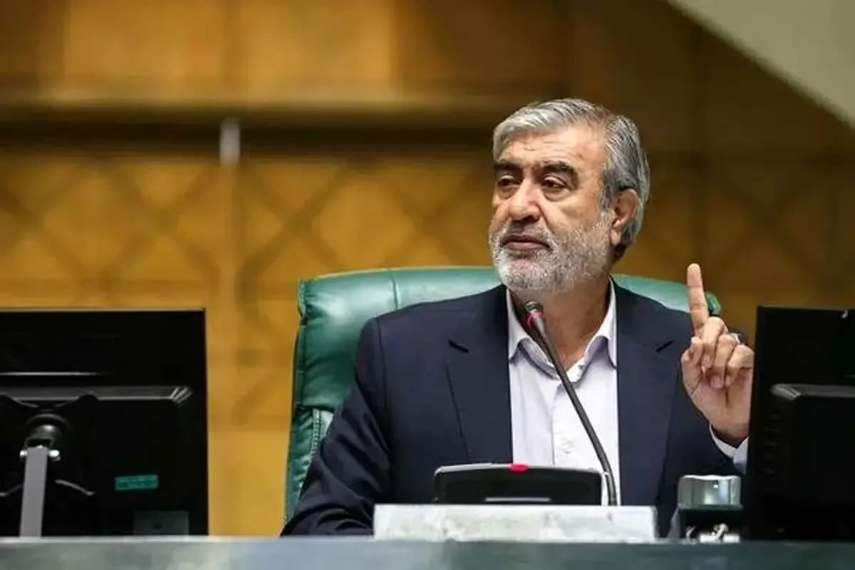 تصویر خبر: رئیس کمیسیون امنیت ملی: در آخر ما و کشورهای همسایه در منطقه می‌مانیم، چشم در چشم
