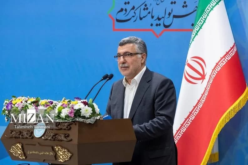 تصویر خبر: وزیر بهداشت: استانداردها در صنعت خودرو اجرا نمی‌شوند