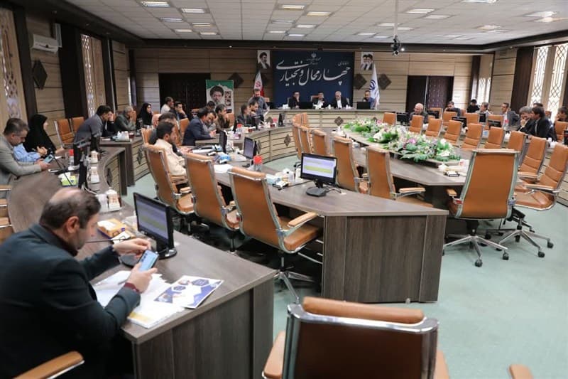 تصویر خبر: وجود ۲۰۰ واحد تولیدی غیرفعال در چهارمحال و بختیاری و ضرورت پیگیری ملی مشکلات صنایع