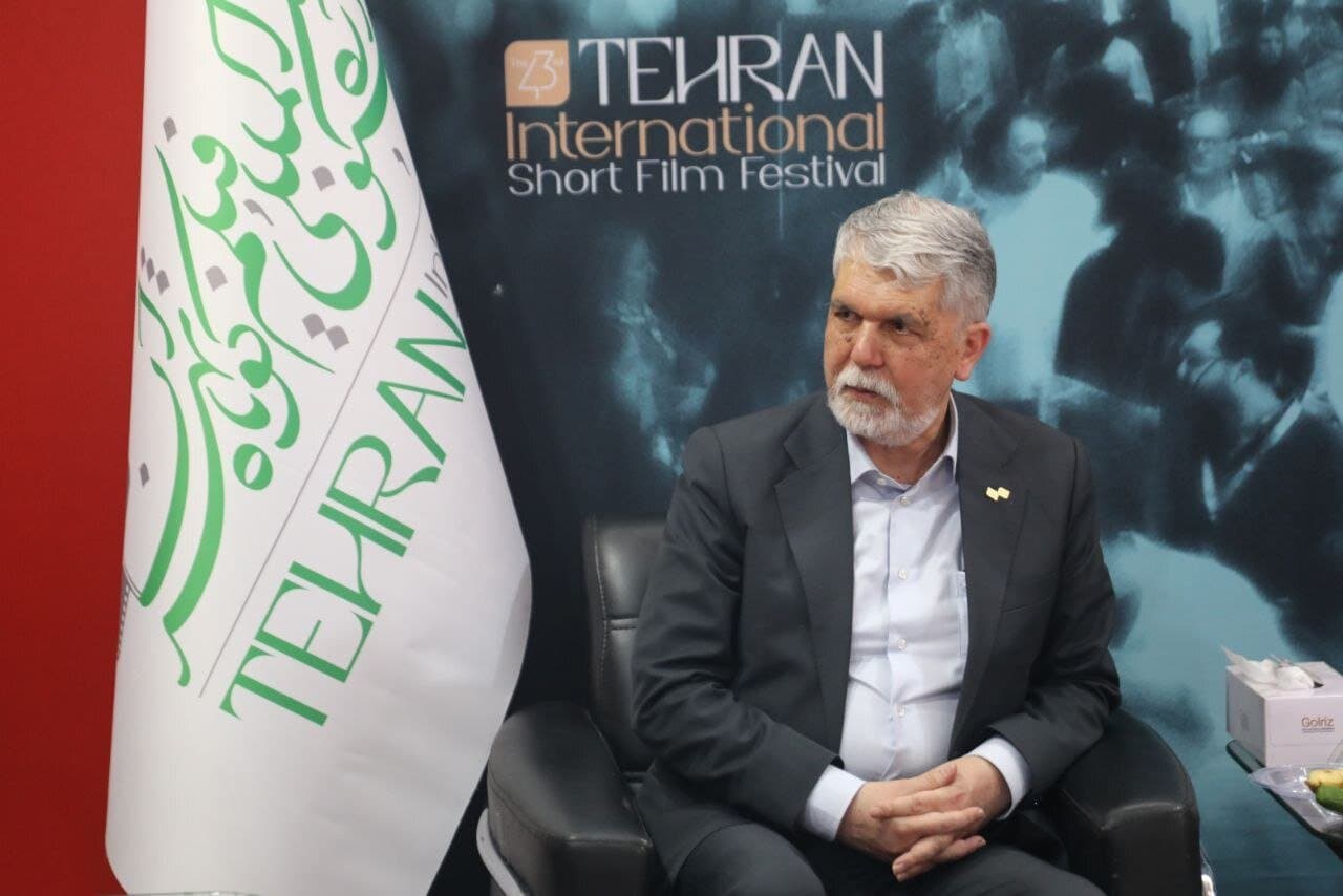 تصویر خبر: وزیر فرهنگ: جنگ مردم ایران را از سینما و ادبیات جدا نکرد/جشنواره فیلم کوتاه تهران اتفاقی مهم برای جوانان ایرانی است