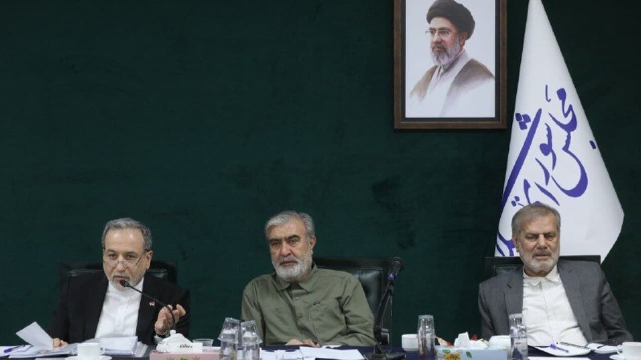 تصویر خبر: حضور عراقچی در کمیسیون امنیت ملی مجلس و بررسی تحولات سیاست خارجی
