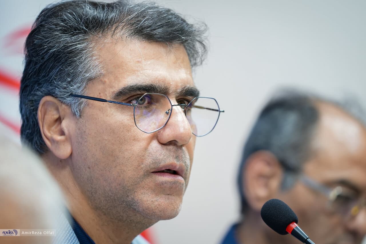 تصویر خبر: معزی: سال‌ها با اعمال قانون توسط پلیس قانون حجاب را اجرا کردید؛ غلط در آمد! / مگر عفت می‌تواند قانون داشته باشد؟