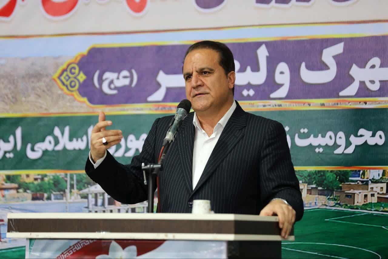 تصویر خبر: استاندار ایلام: ارتش در دو جبهه حفظ امنیت و محرومیت‌زدایی پیشتاز است