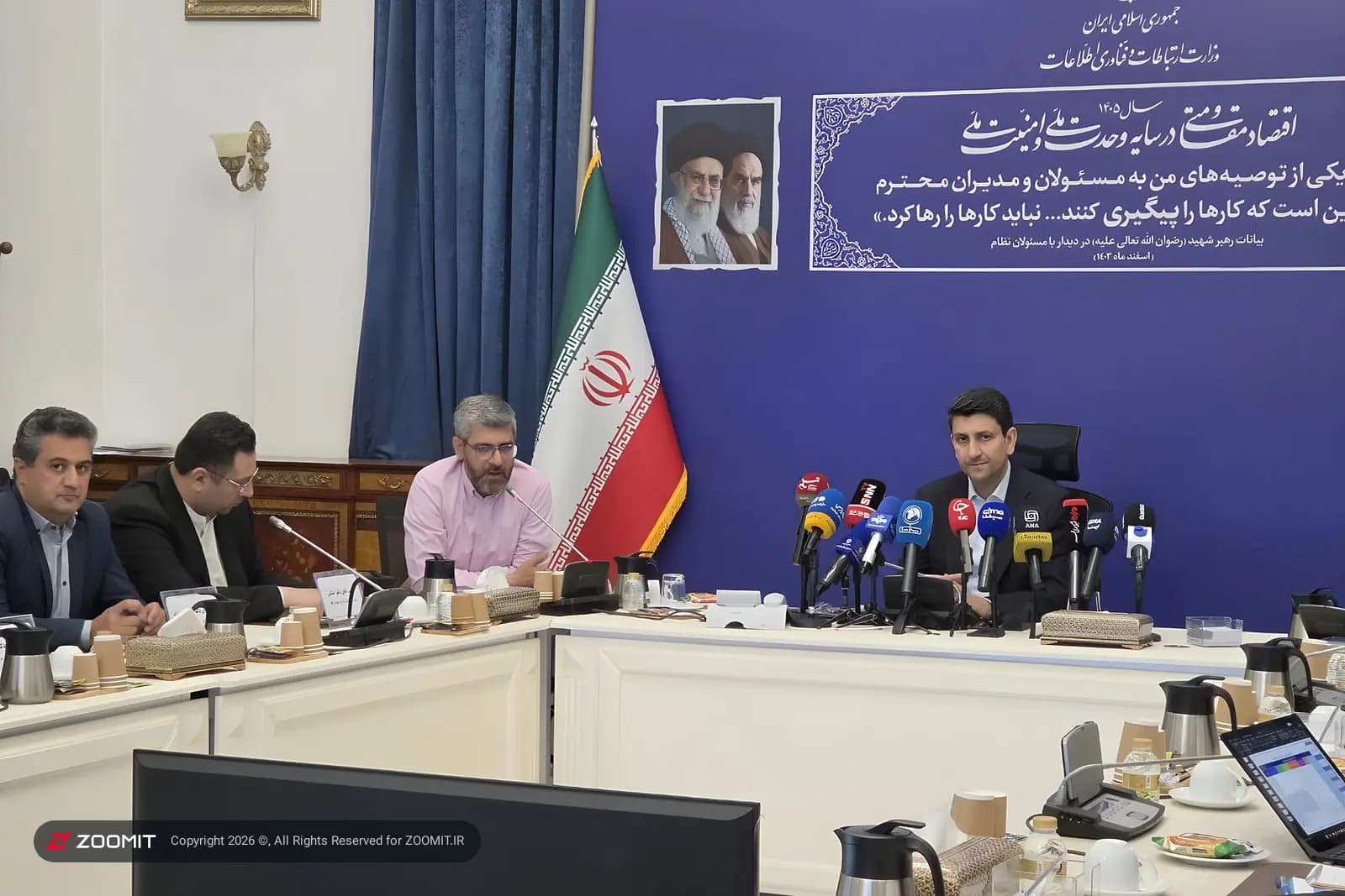 تصویر خبر: وزیر ارتباطات: زیبنده نیست در توسعه فیبر نوری شهر تهران گرفتار باشیم