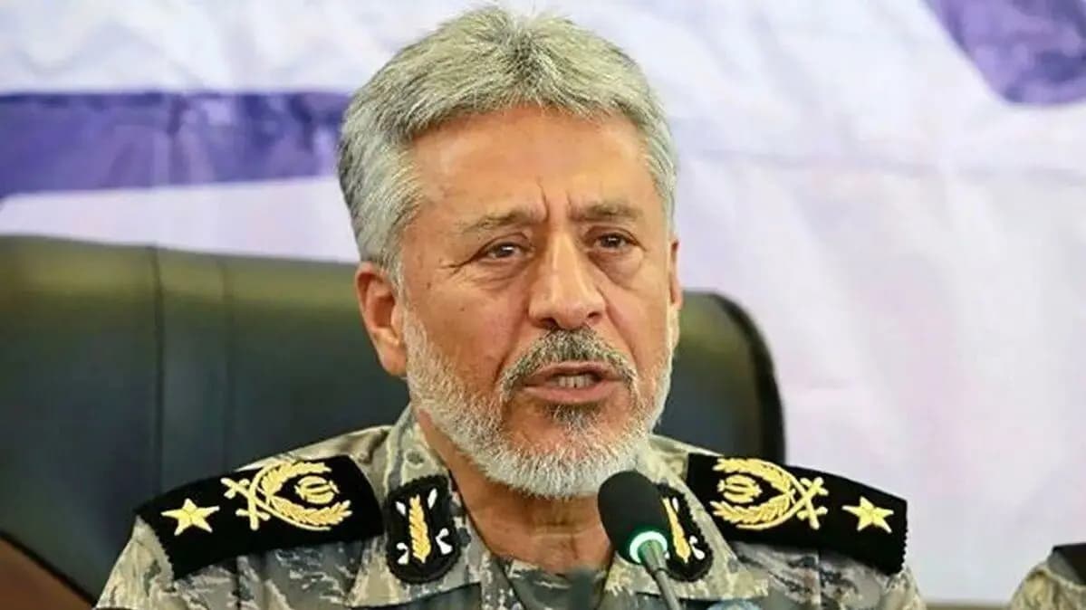 تصویر خبر: دریادار سیاری: لازم باشد بازهم به شناورهای دشمن ضربه می‌زنیم