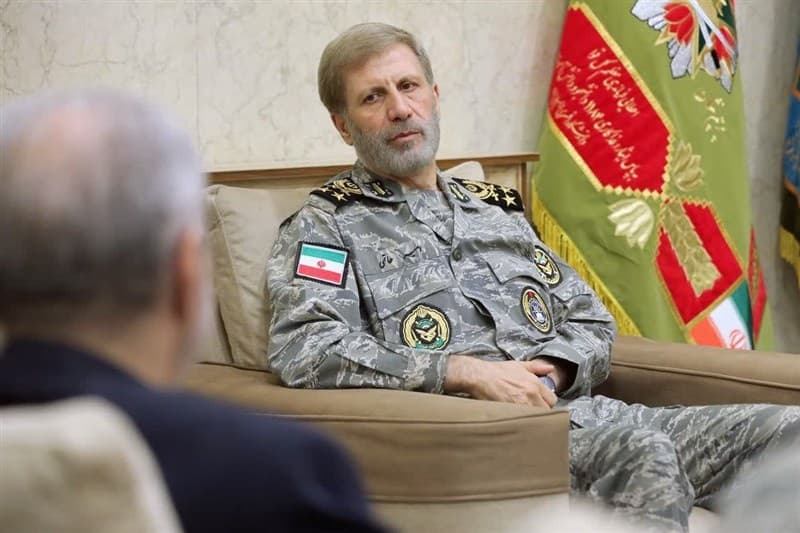 تصویر خبر: سرلشکر حاتمی: اجازه ندادیم رویای دشمن محقق شود/ اخلاقی:دشمن مأیوس شد