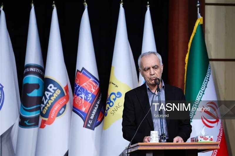 تصویر خبر: لیگ برتر فوتبال بدون قهرمان ماند تیر استقلال به سنگ خورد